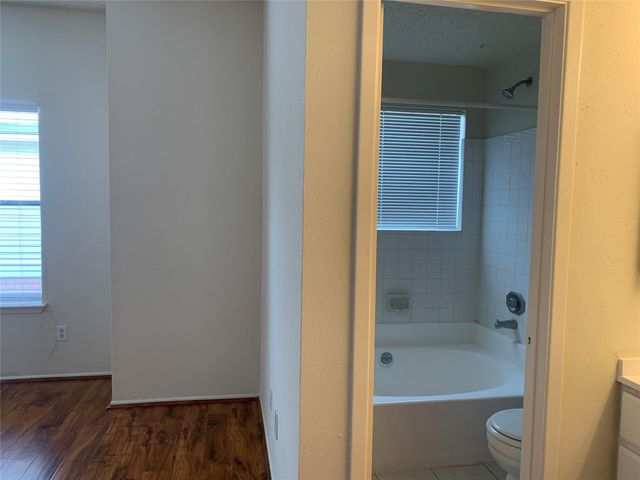 2710 Grants Lake Boulevard M5, Sugar Land, TX 77479