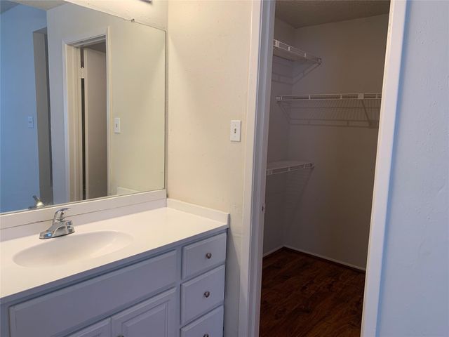 2710 Grants Lake Boulevard M5, Sugar Land, TX 77479