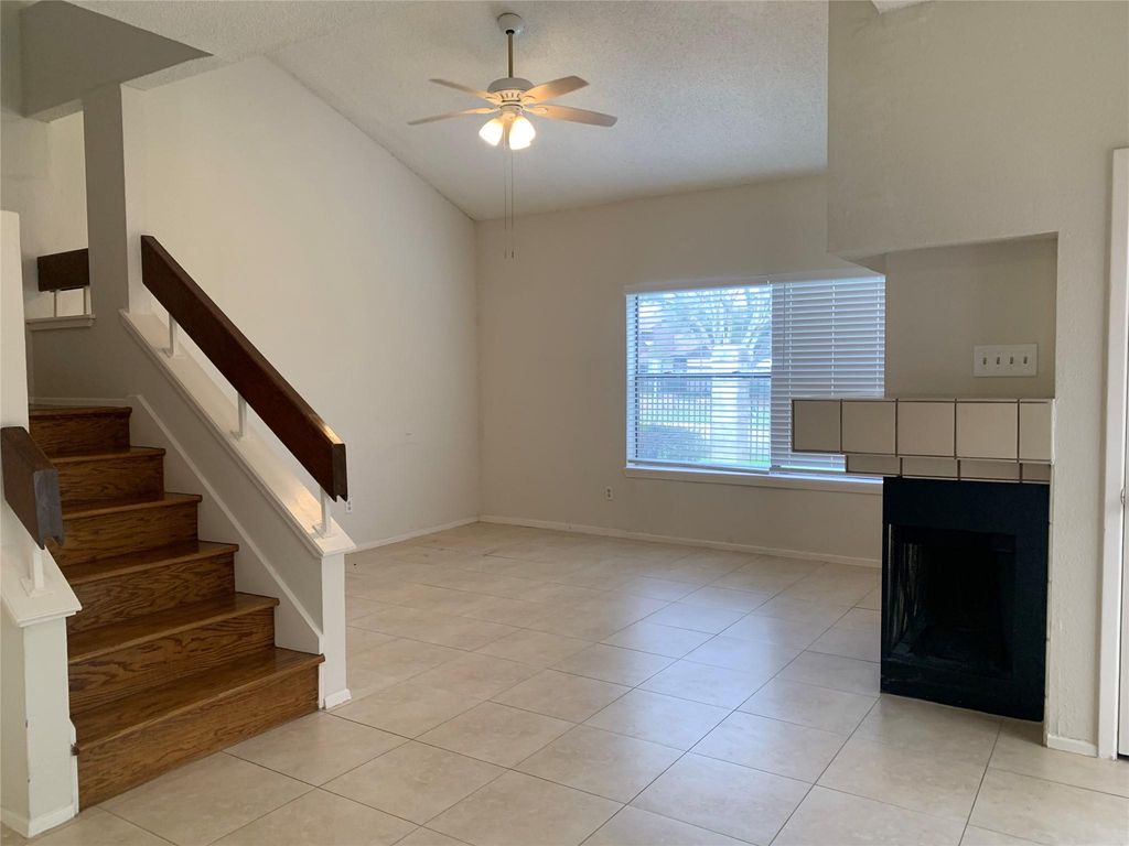 2710 Grants Lake Boulevard M5, Sugar Land, TX 77479