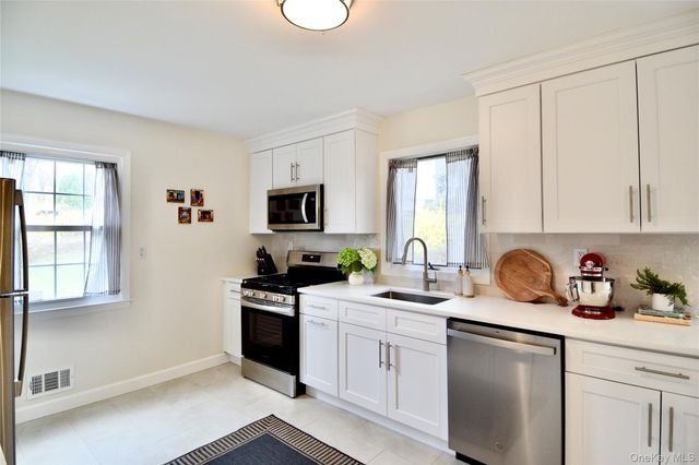 1131 Dobbs Ferry Road, White Plains, NY 10607