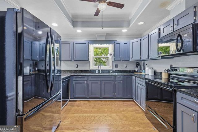 8 Vernon Glen Court, Sandy Springs, GA 30338