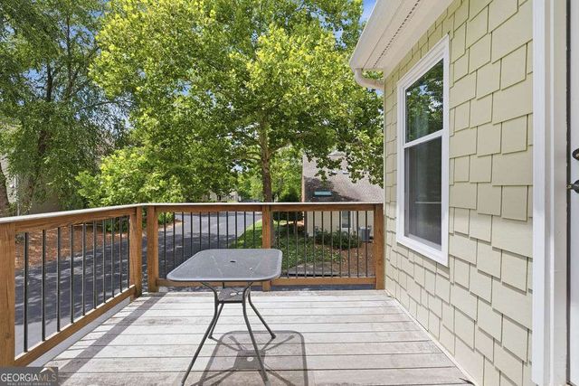 8 Vernon Glen Court, Sandy Springs, GA 30338