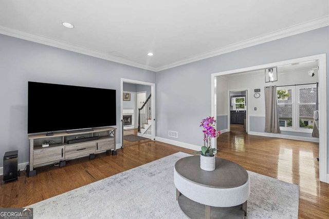 8 Vernon Glen Court, Sandy Springs, GA 30338