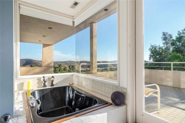 120 Stagecoach Road, Bell Canyon, CA 91307