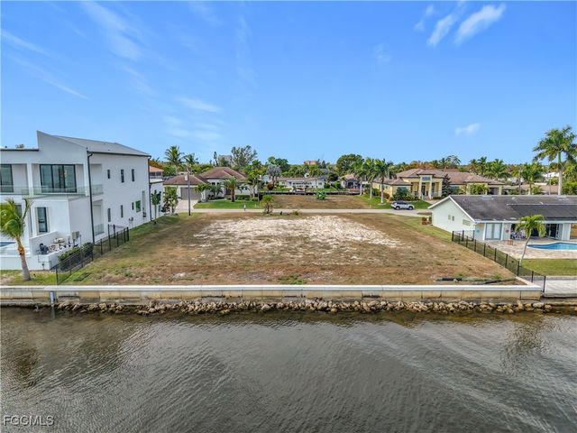 5827 SW 1st AVE, Cape Coral, FL 33914