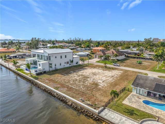 5827 SW 1st AVE, Cape Coral, FL 33914