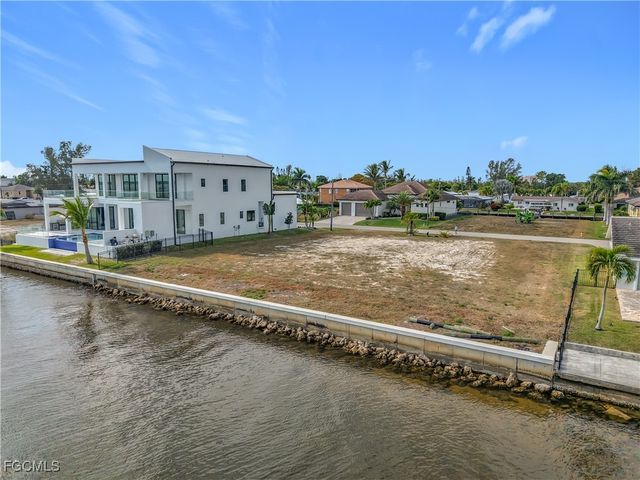 5827 SW 1st AVE, Cape Coral, FL 33914