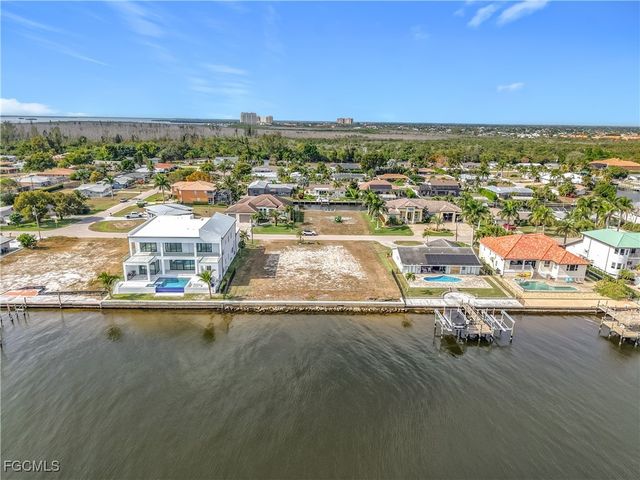 5827 SW 1st AVE, Cape Coral, FL 33914