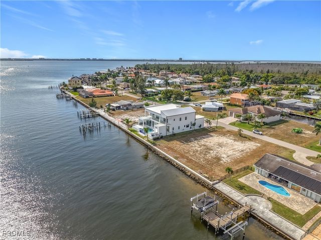 5827 SW 1st AVE, Cape Coral, FL 33914