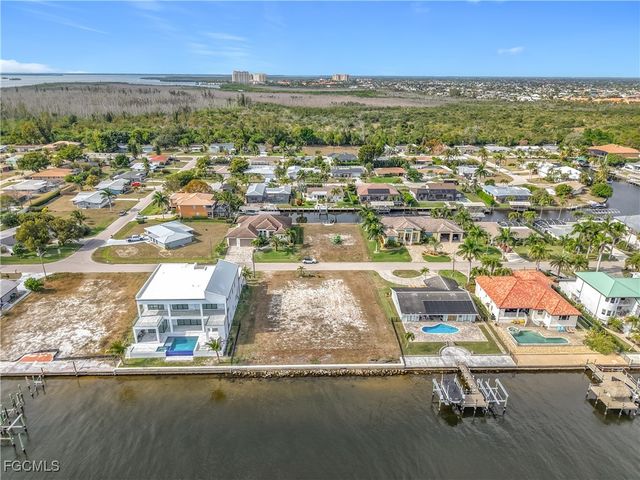 5827 SW 1st AVE, Cape Coral, FL 33914