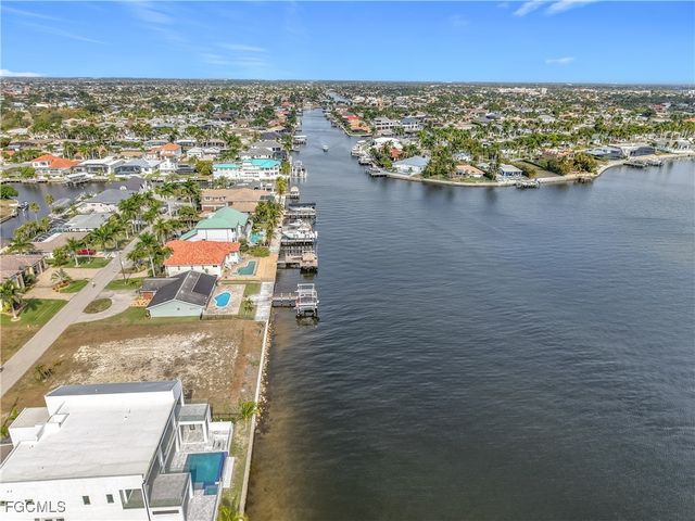 5827 SW 1st AVE, Cape Coral, FL 33914