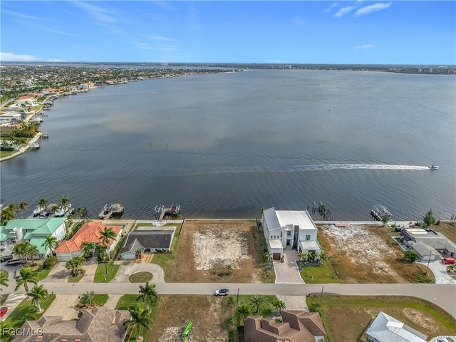5827 SW 1st AVE, Cape Coral, FL 33914