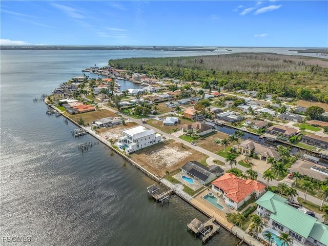 5827 SW 1st AVE, Cape Coral, FL 33914