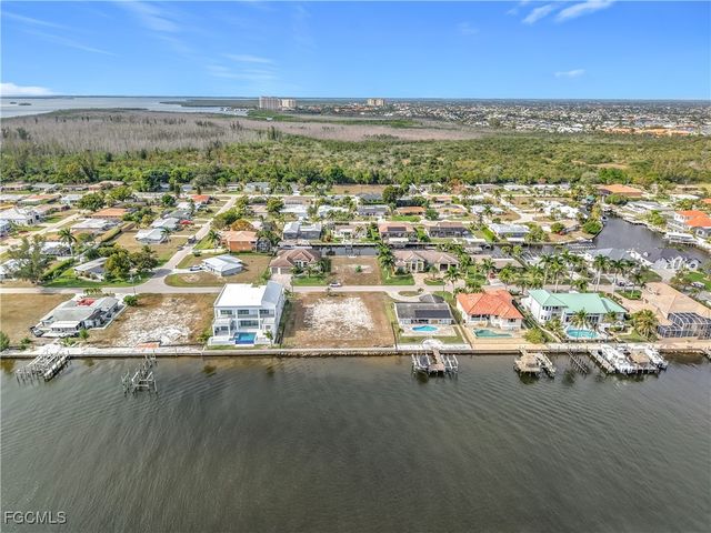 5827 SW 1st AVE, Cape Coral, FL 33914