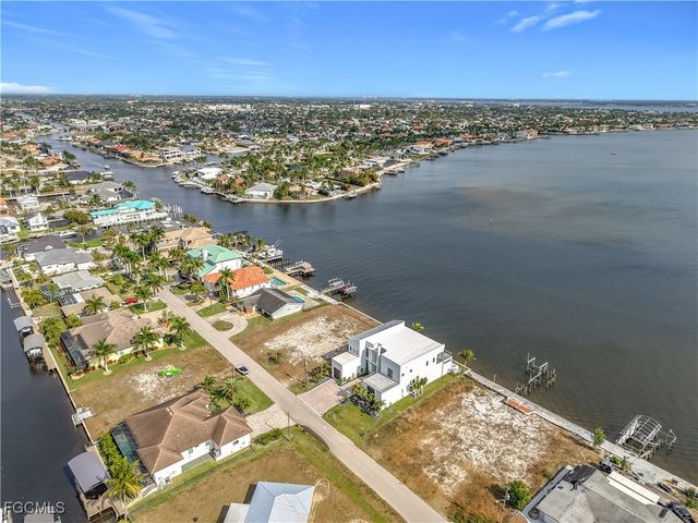 5827 SW 1st AVE, Cape Coral, FL 33914