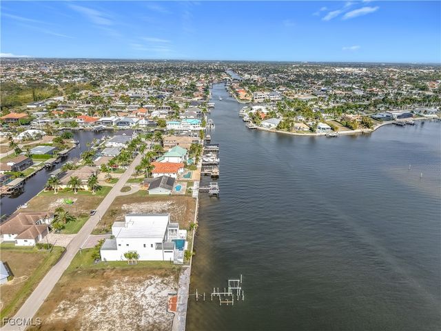 5827 SW 1st AVE, Cape Coral, FL 33914