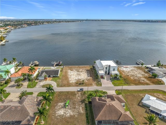 5827 SW 1st AVE, Cape Coral, FL 33914