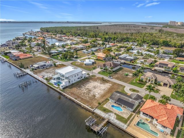 5827 SW 1st AVE, Cape Coral, FL 33914