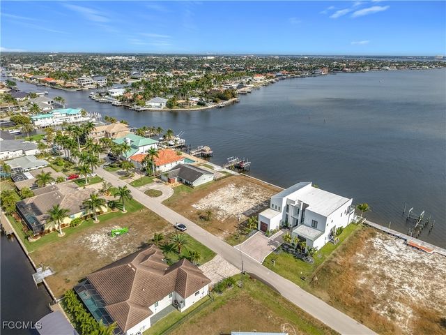 5827 SW 1st AVE, Cape Coral, FL 33914