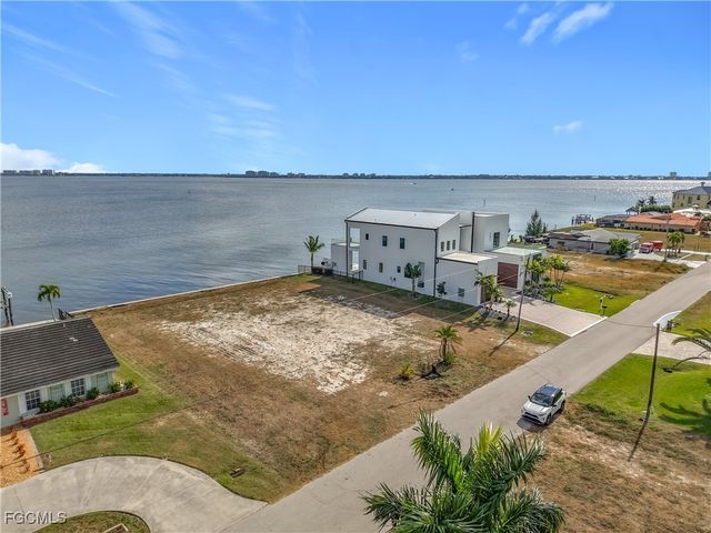 5827 SW 1st AVE, Cape Coral, FL 33914