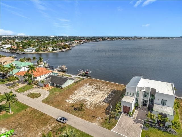 5827 SW 1st AVE, Cape Coral, FL 33914