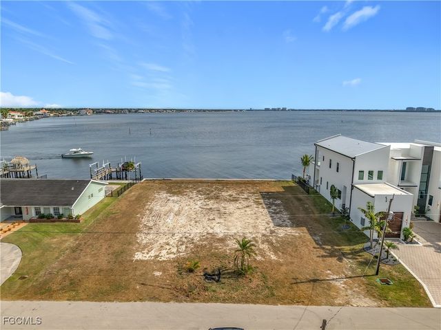 5827 SW 1st AVE, Cape Coral, FL 33914