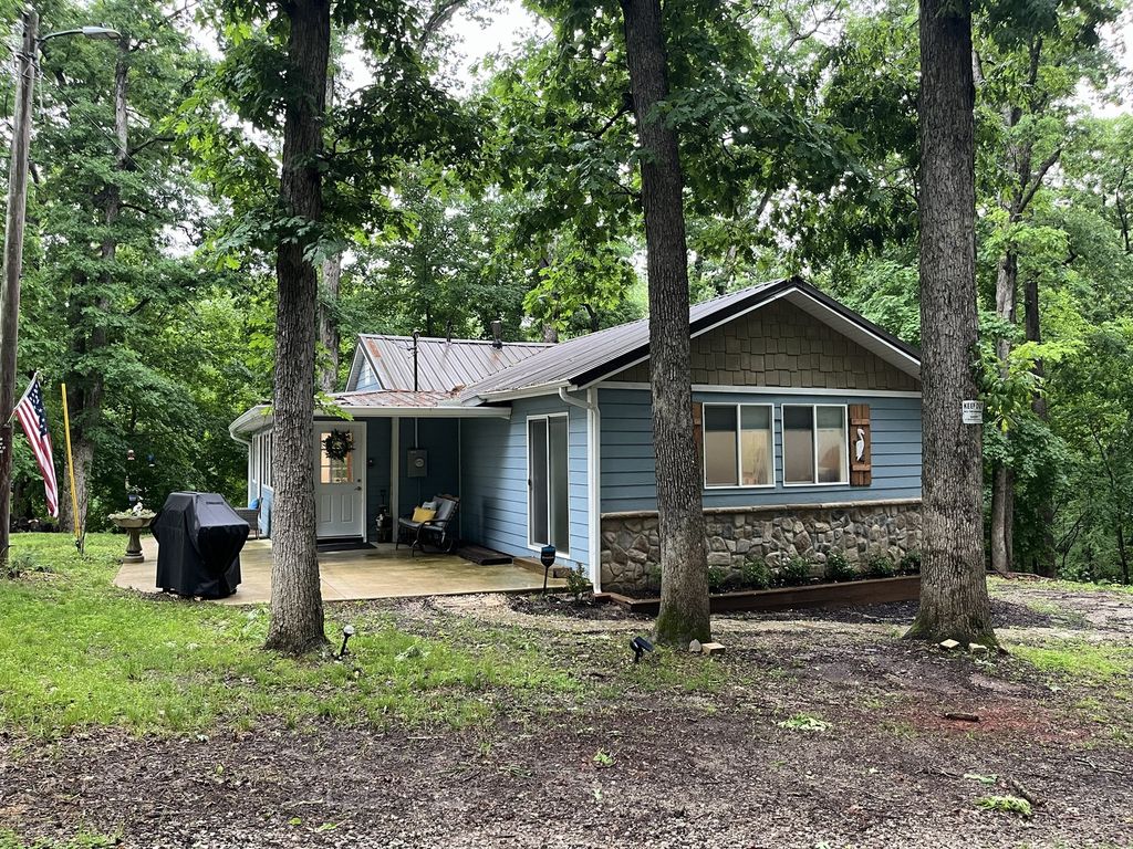 Image 1 of property listing at 1890 Lackey Lane, Centralia, IL 62801