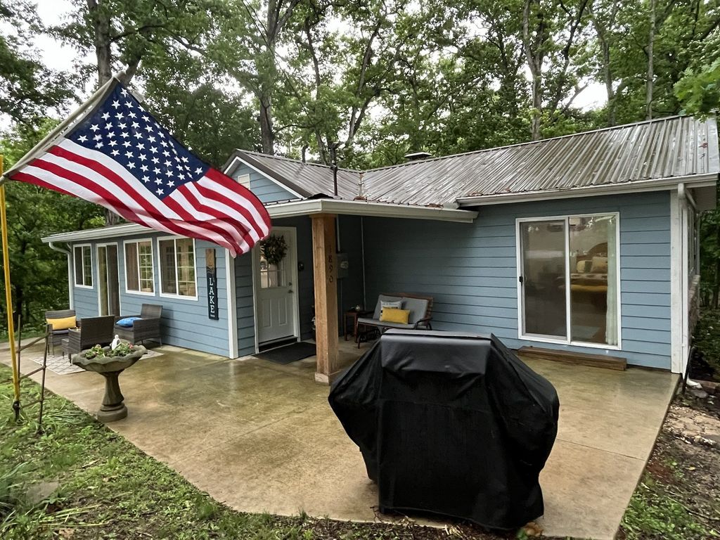 Image 20 of property listing at 1890 Lackey Lane, Centralia, IL 62801