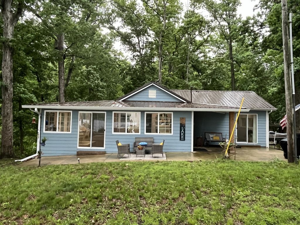 Image 24 of property listing at 1890 Lackey Lane, Centralia, IL 62801