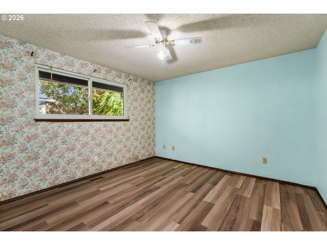 6534 Se KNIGHT St, Portland, OR 97206