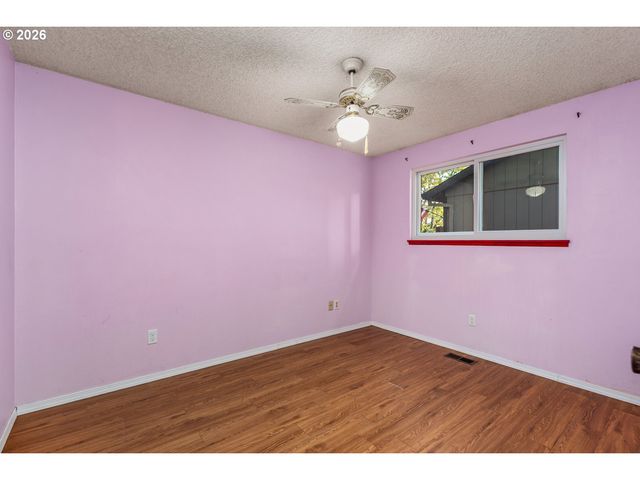 6534 Se KNIGHT St, Portland, OR 97206