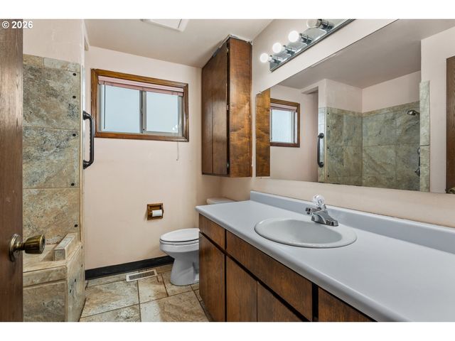 6534 Se KNIGHT St, Portland, OR 97206