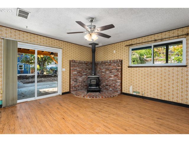 6534 Se KNIGHT St, Portland, OR 97206