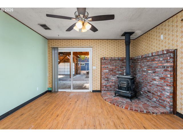 6534 Se KNIGHT St, Portland, OR 97206