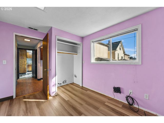 6534 Se KNIGHT St, Portland, OR 97206