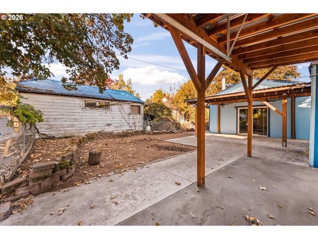6534 Se KNIGHT St, Portland, OR 97206