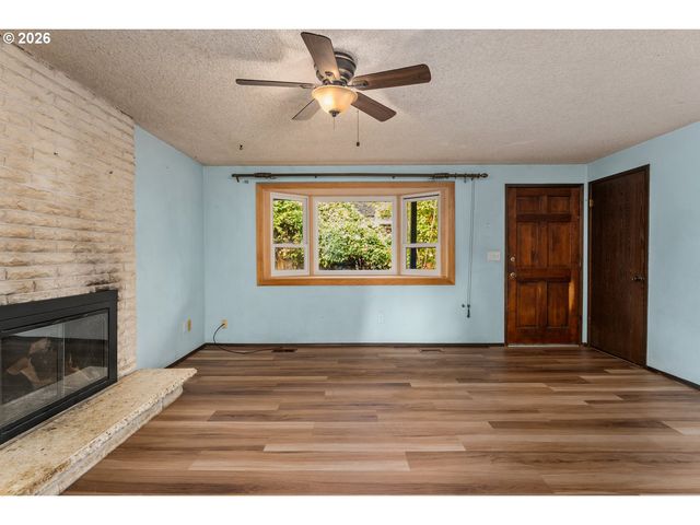6534 Se KNIGHT St, Portland, OR 97206