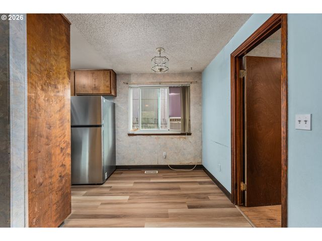 6534 Se KNIGHT St, Portland, OR 97206