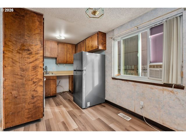 6534 Se KNIGHT St, Portland, OR 97206
