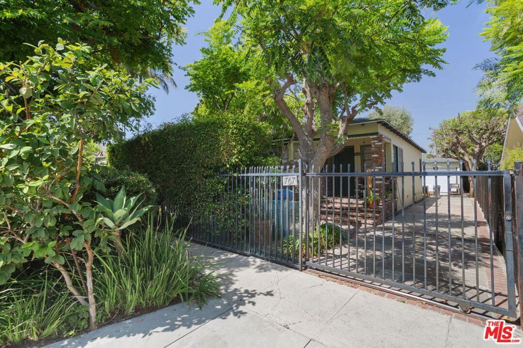 767 Sunset Avenue, Venice, CA 90291 — photo 2