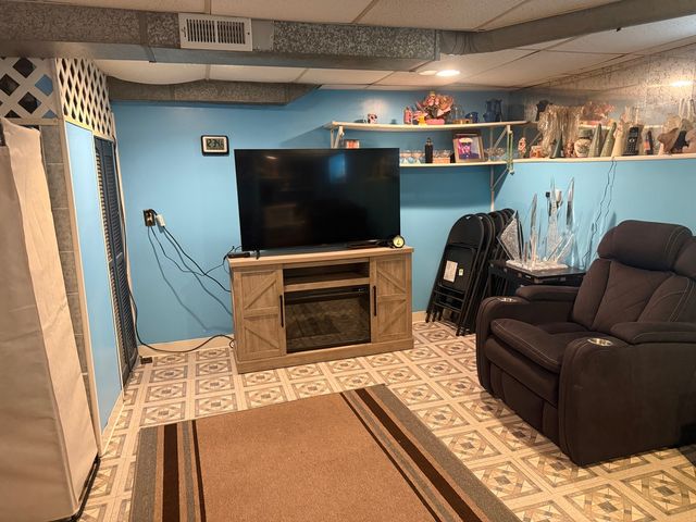 12448 Elizabeth Street S, Calumet Park, IL 60827