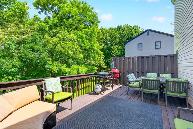 7020 Franklin Rd, Seven Fields Boro, PA 16046
