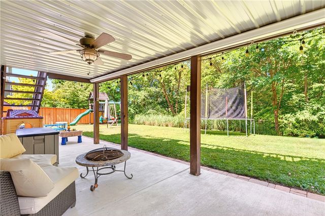 7020 Franklin Rd, Seven Fields Boro, PA 16046