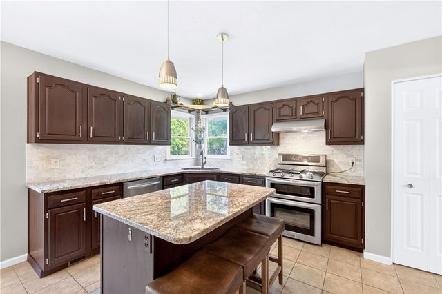 7020 Franklin Rd, Seven Fields Boro, PA 16046