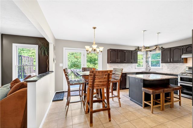 7020 Franklin Rd, Seven Fields Boro, PA 16046