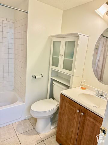 6437 S LOBELIA DR, West Jordan, UT 84081