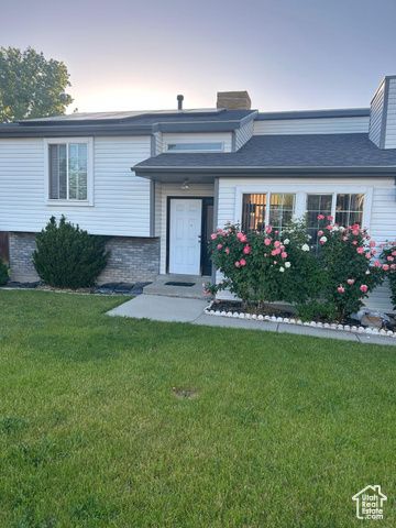 6437 S LOBELIA DR, West Jordan, UT 84081