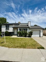 6437 S LOBELIA DR, West Jordan, UT 84081