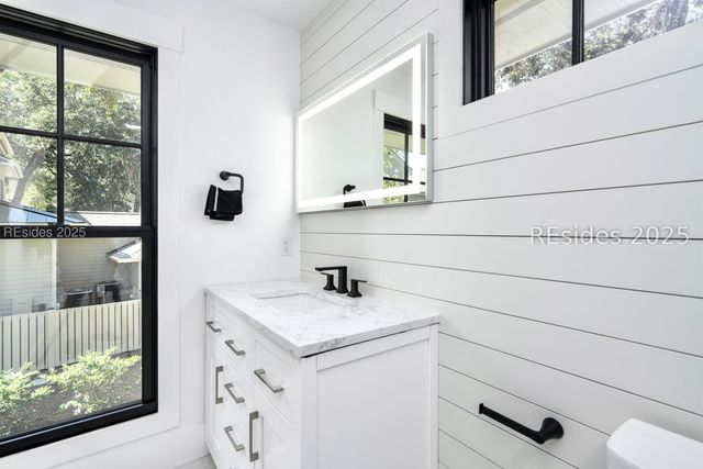 167 N Sea Pines Dr, Hilton Head Island, SC 29928