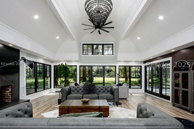 167 N Sea Pines Dr, Hilton Head Island, SC 29928